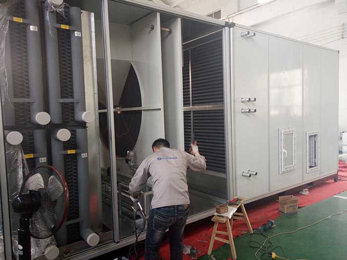 威海某大型化工企業(yè)兩臺(tái)10%濕度,40000風(fēng)量2臺(tái)除濕機(jī)組